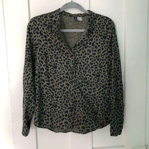 H&M blouse - Picture 2 of 4
